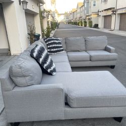 Huge Light Grey Sectional Couch Sofa From Light Grey In Excellent Condition - FREE DELIVERY 🚛