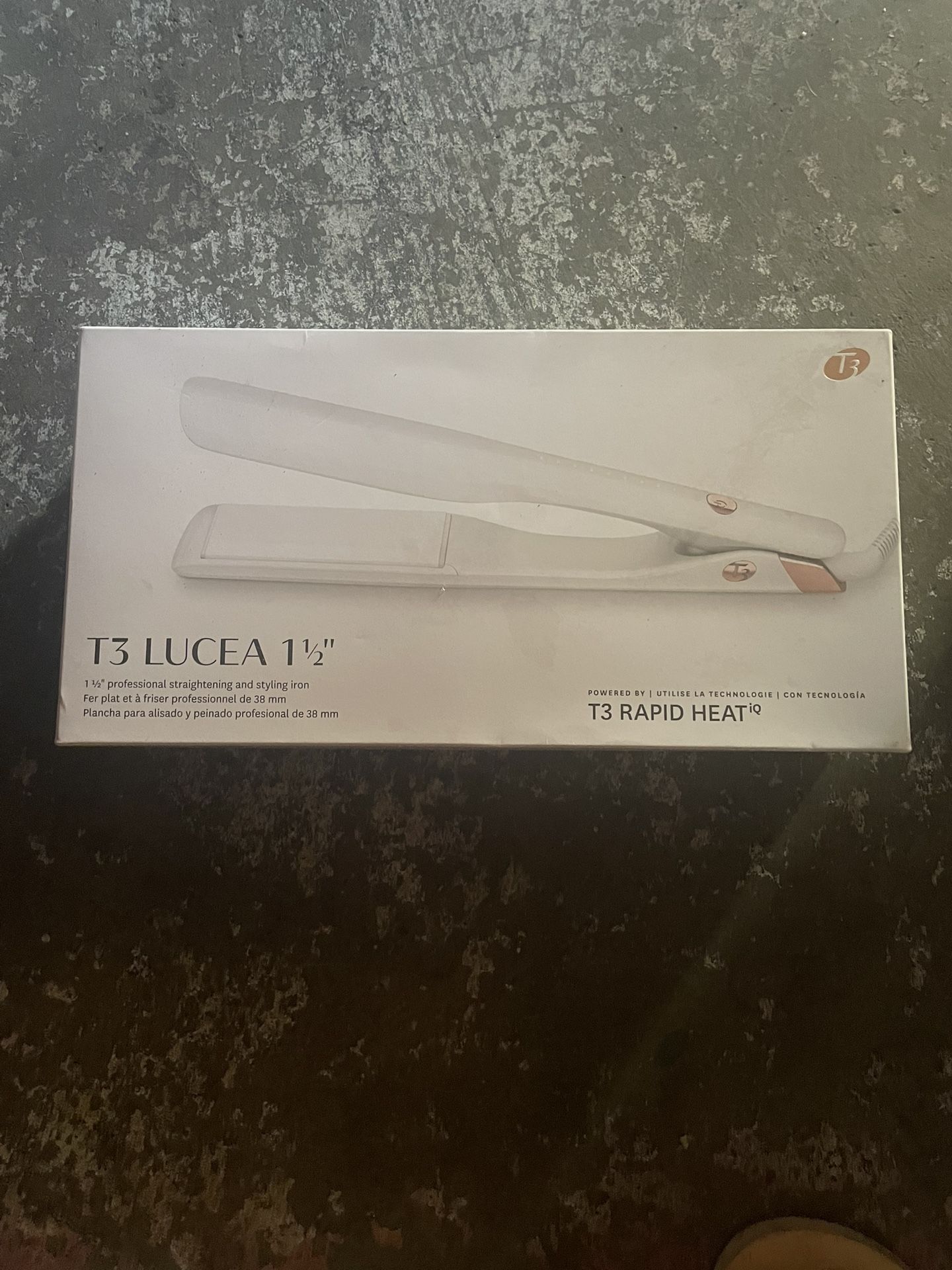 Lucea 1.5'' Professional Flat Iron with Wider Plates