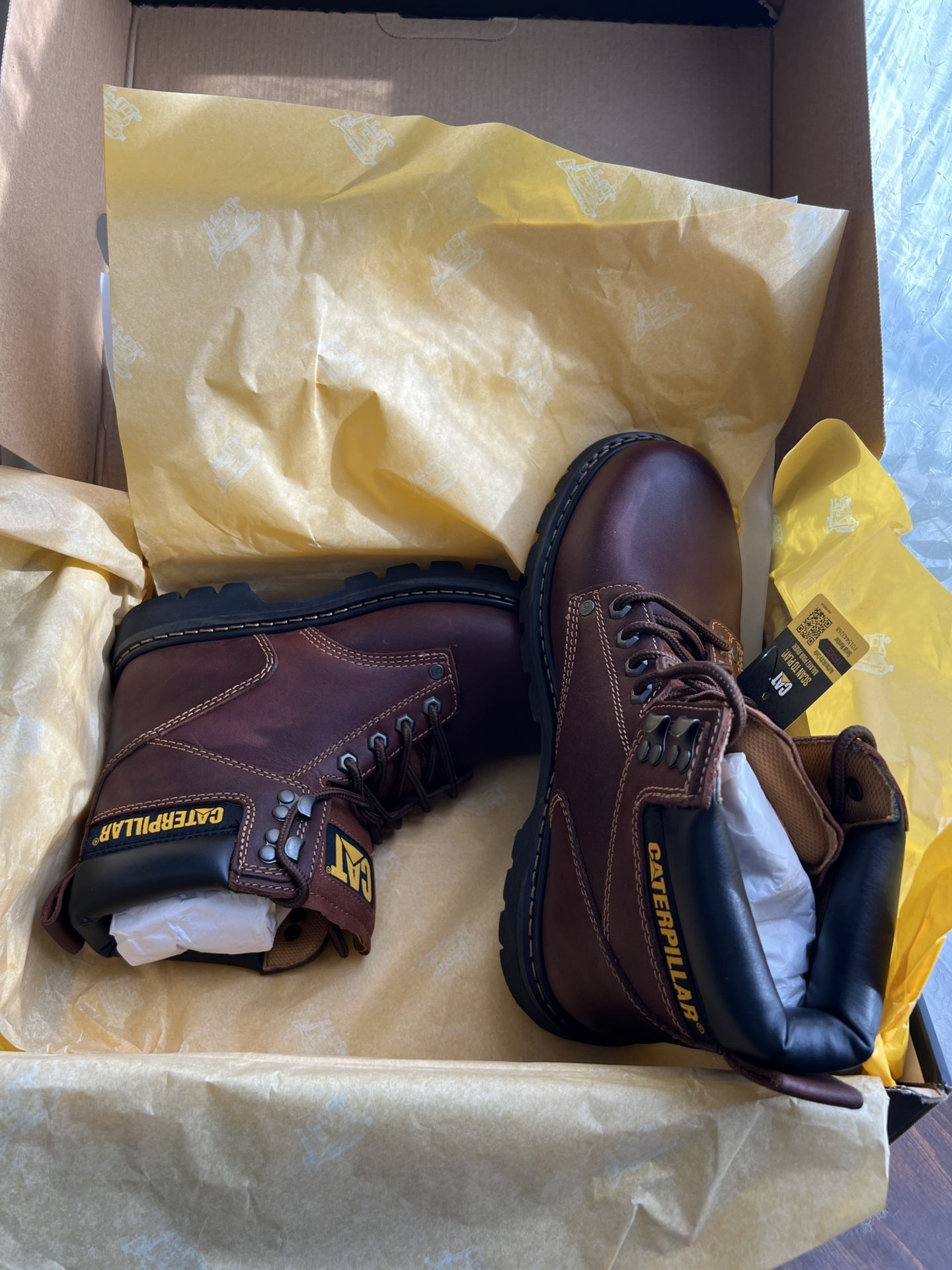 CAT Men’s genuine leather boots