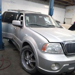 2003 Navigator parts only!!!