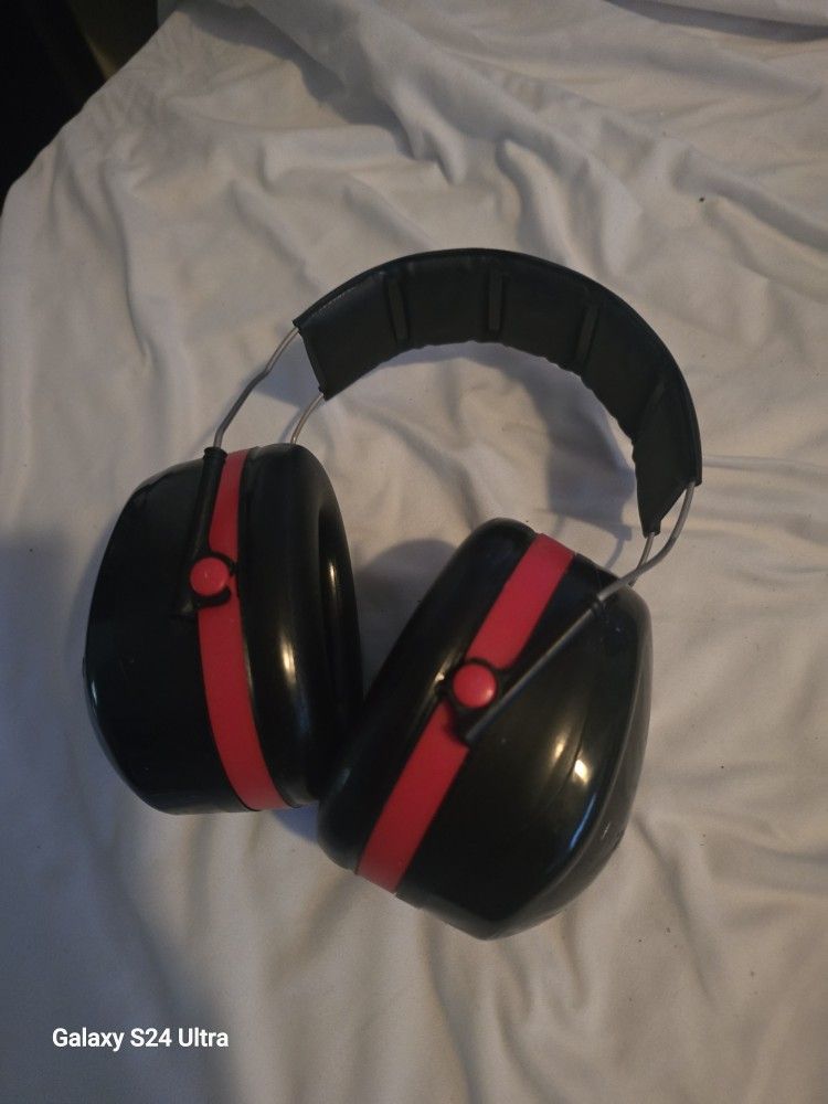 3M Peltor™ Optime™ 105 Earmuffs