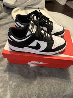 Nike Panda Dunks: Men’s 6.5/ Women’s 8