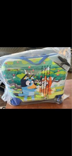 NWT Bluey 18in Kids Ride On Luggage
