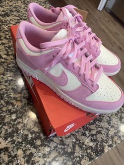Pink Nike dunks