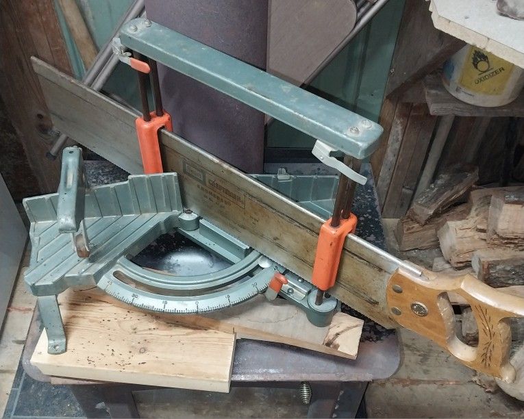 VINTAGE CRAFTSMAN ROLLER GUIDE MITER BOX W/ 26" KROMEDGE SAW