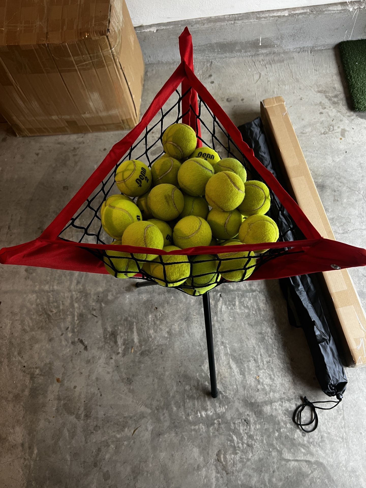 Baseball tennis pickle ball portable bucket softball batting practice tripod ball rack with carry bag  