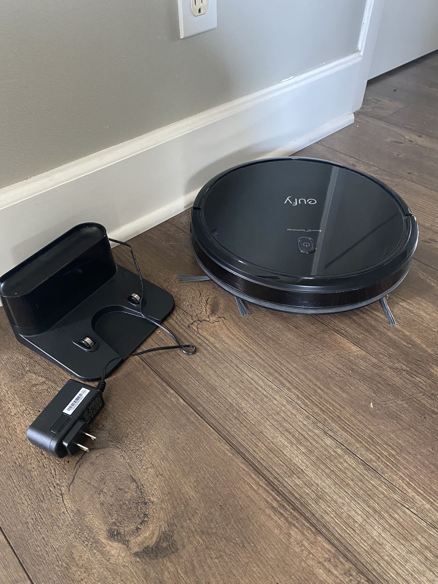 Eufy Robot Vacuum (like Roomba)