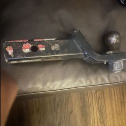 Hood trailer Hitch with ball 25 don’t need 