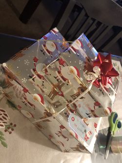 Christmas gift rapping