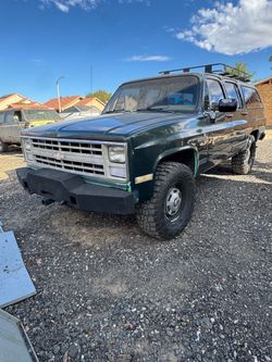 1988 CHEVROLET SUBURBAN V2500