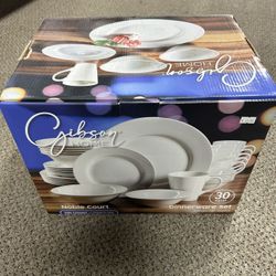 GIBSON HOME PLATE CERAMIC 30 Piece Brand New In Box