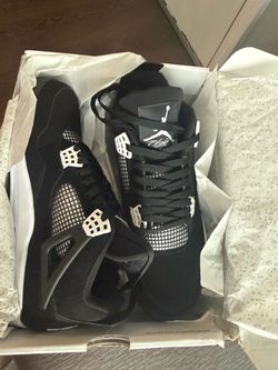 Air Jordan 4 White Thunder Sneakers