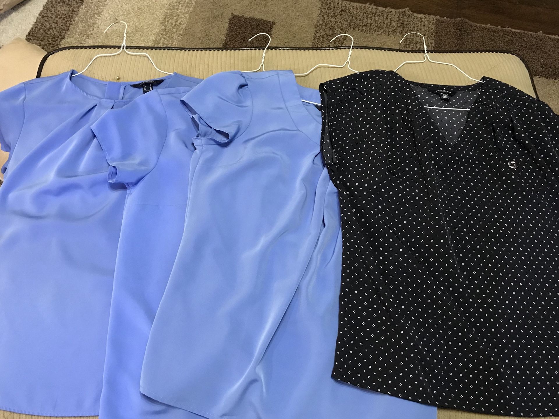Chase Bank uniform women’s blouses size 6