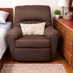 Recliner sofa chair