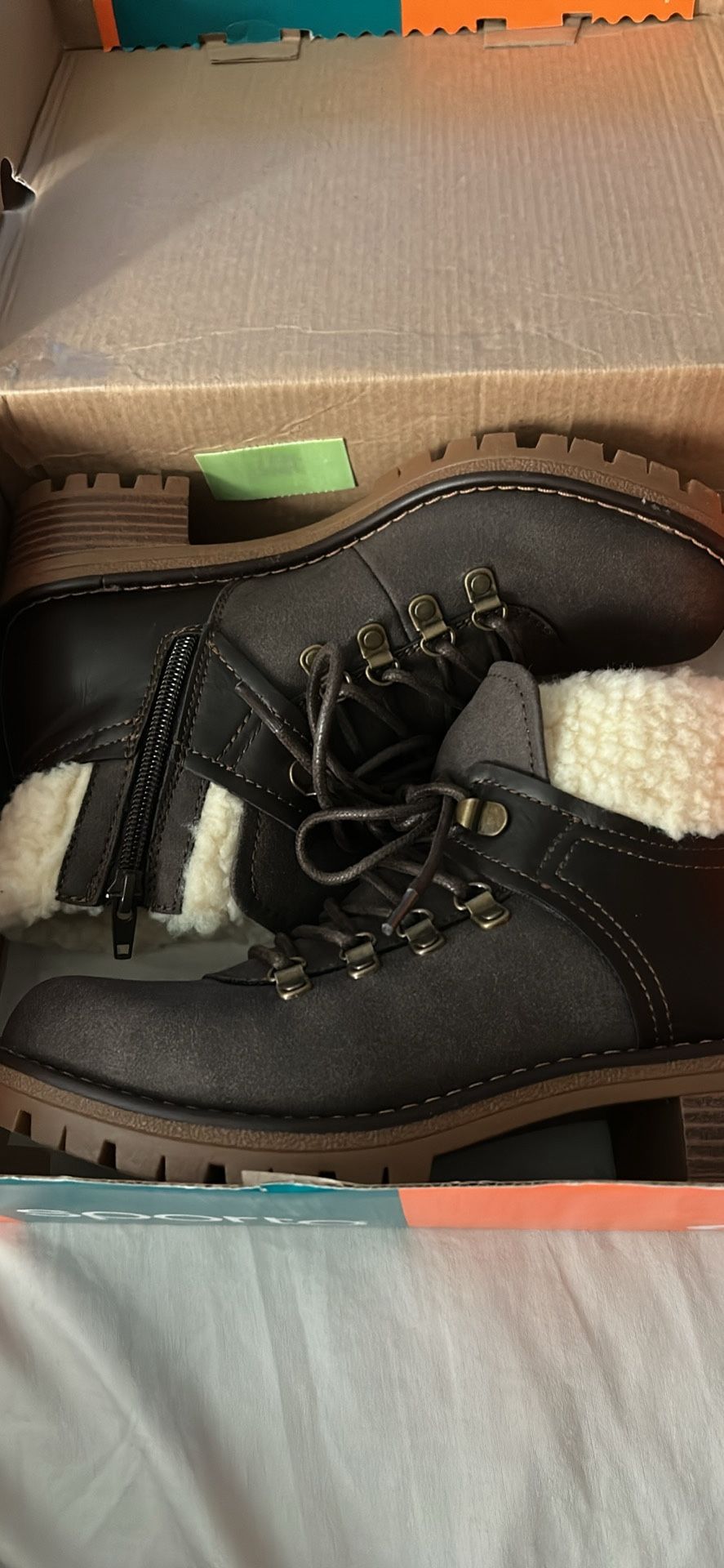 Sport boots women’s size 7 kleo shearling ankle booties brown.