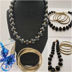 beautiful Vintage Bundle, 5 Items, 4 gold tone bracelet and a gorgeous black and gold Necklaces #894
