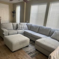 Rodington 3-Piece Sectional With Chaise + Ottoman