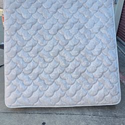 QueenMattress And Box Spring/ Used But Great Condition/ Free Delivery