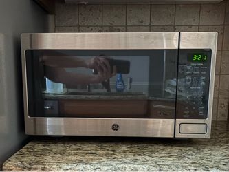 GE 1150-Watt Microwave – Works Great