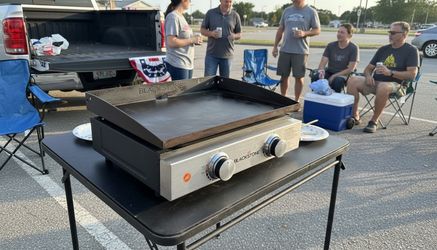 Blackstone 22” Tabletop Griddle Grill with Carry Bag! Great Condition! Does not include propane. Retails $179.99
