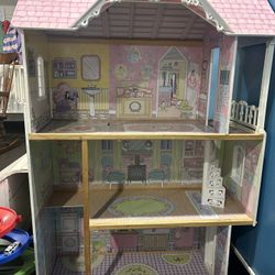 Doll House 