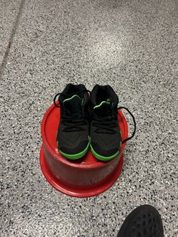 Nike Kyrie 4 Halloween