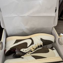 Jordan Travis Scott Reverse Mocha 