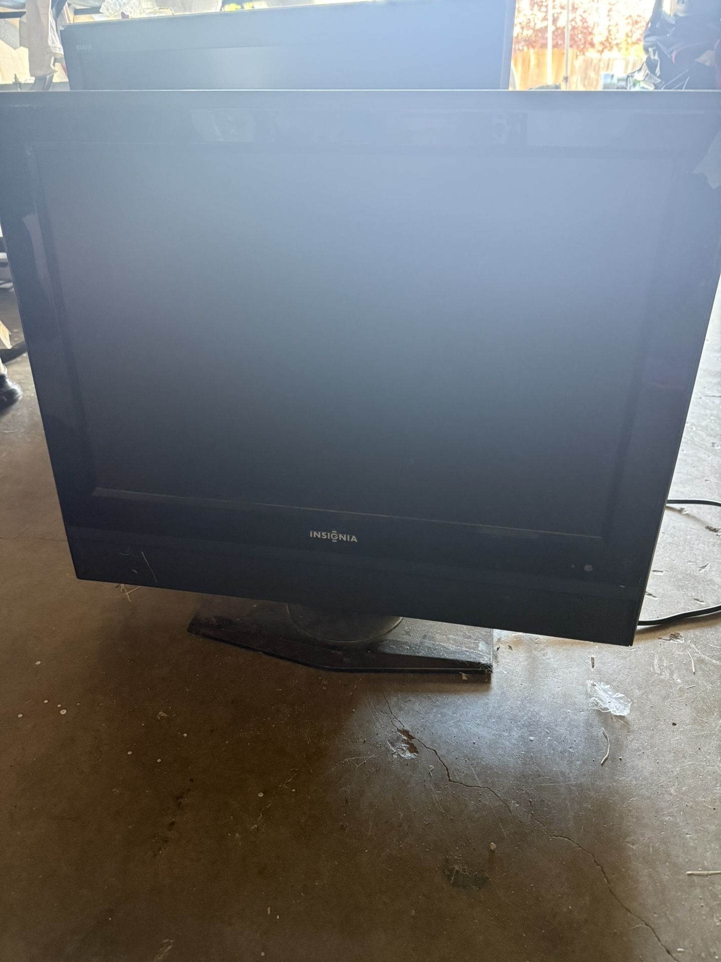 Insignia 22”x18” TV CHEAP