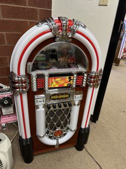 One-of-a-Kind CD Jukebox Prototype – Red Oak, Never Released