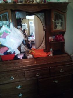 Dresser 7 drawer 2 cabinet & 2lift storage space