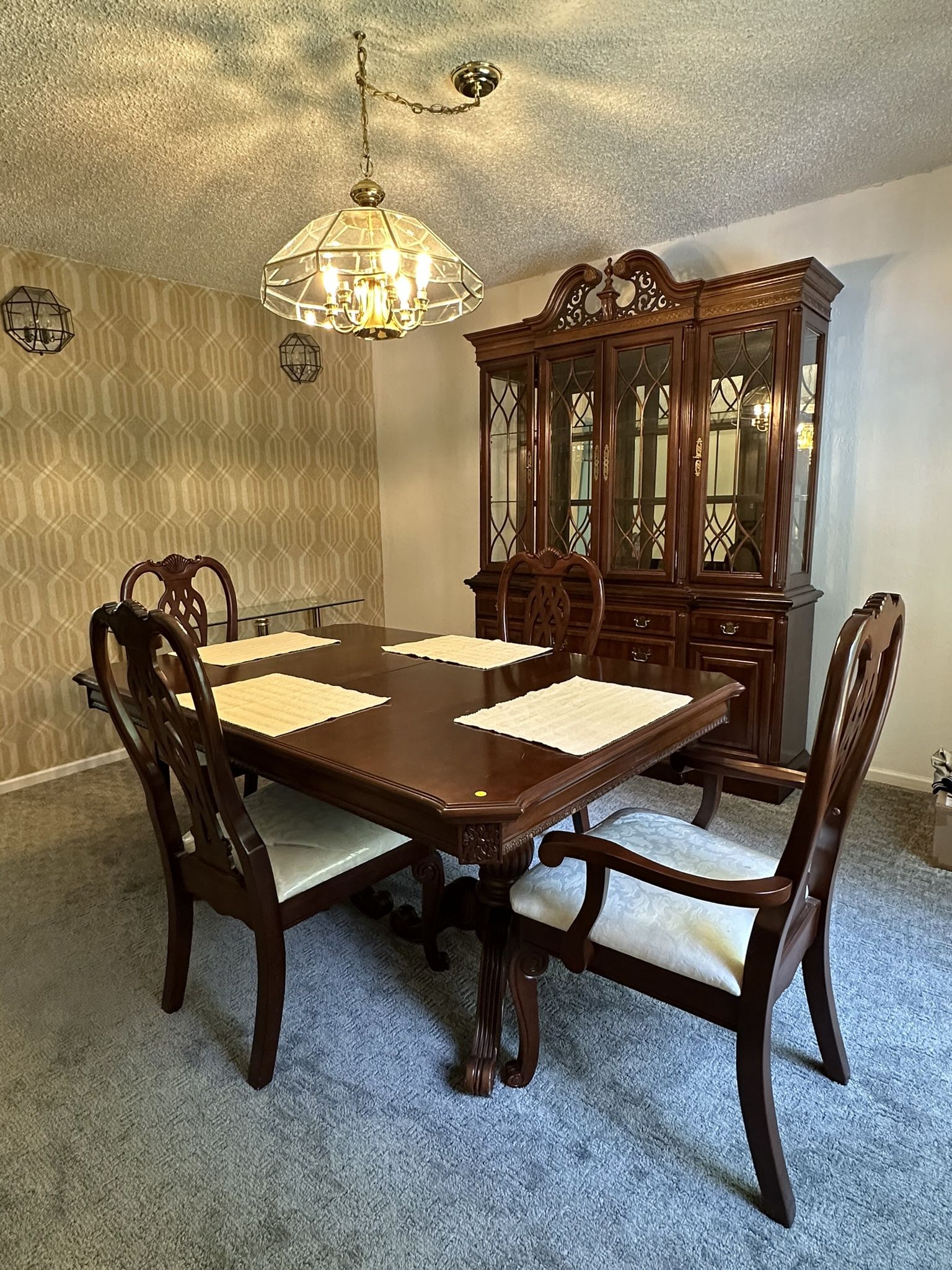 Dining Room Table & Hutch!