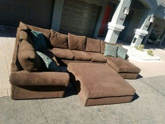 New XXXL 4 Piece Sectional Couch Free Delivery