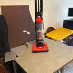 Dirt Devil Endura Express Bagless Compact Upright Vacuum Cleaner-UD70120