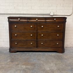 Delivery Is Available solid wood dresser with 9 storage drawers$350 OBO!