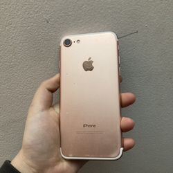 Factory Unlocked Iphone 7 128 gb comes with store warranty 