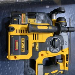 Dewalt Root hammer With Onboard Extractor(vacuum)