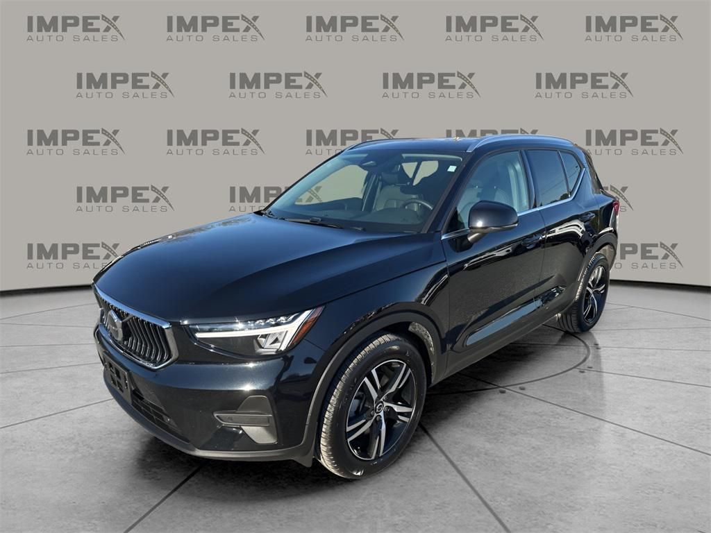 2025 Volvo XC40
