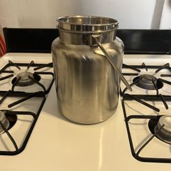 Lindy’s Stainless Steal Gallon Jug