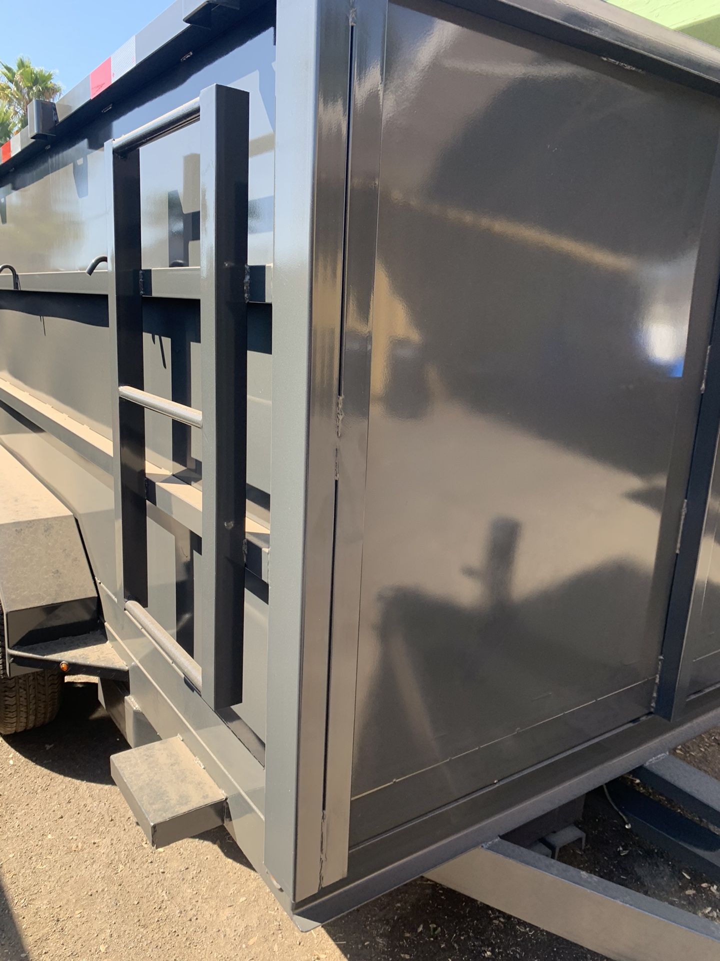 Smooth Dump Trailer With Extras