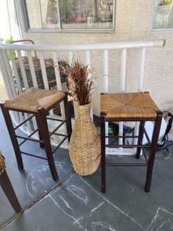 2 wicker stools & wicker vase