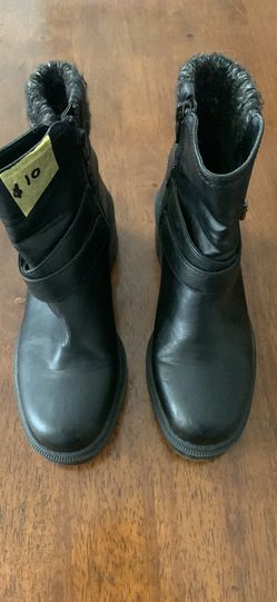 Boots size 5.5