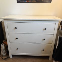 3-drawer dresser