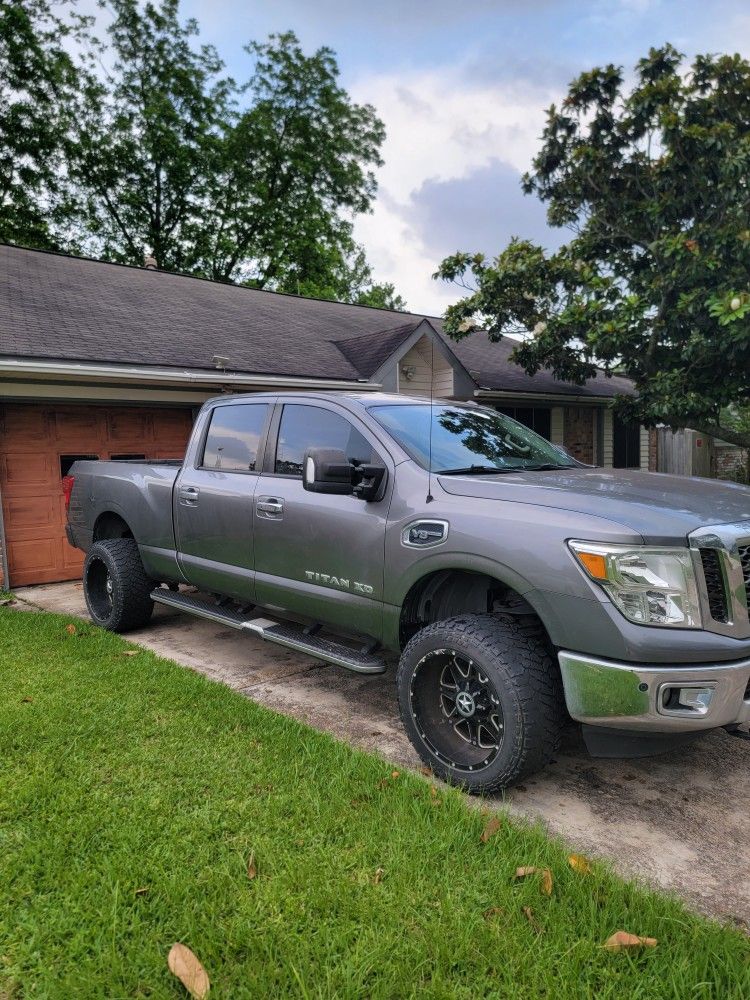 2016 Nissan Titan