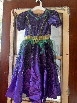 Witch costume