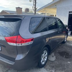 2011 Toyota Sienna