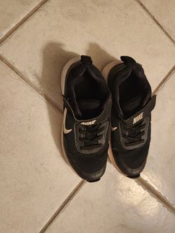 Nike Kids Shoes Size 2 In Good Condition