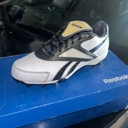 Size 6.5 Women’s Metal Cleats
