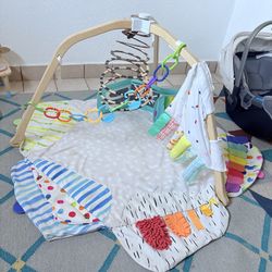 Lovevery Play Gym 