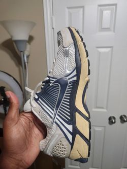 Nike Vomero 5 Size 11 White/Blue/Cream