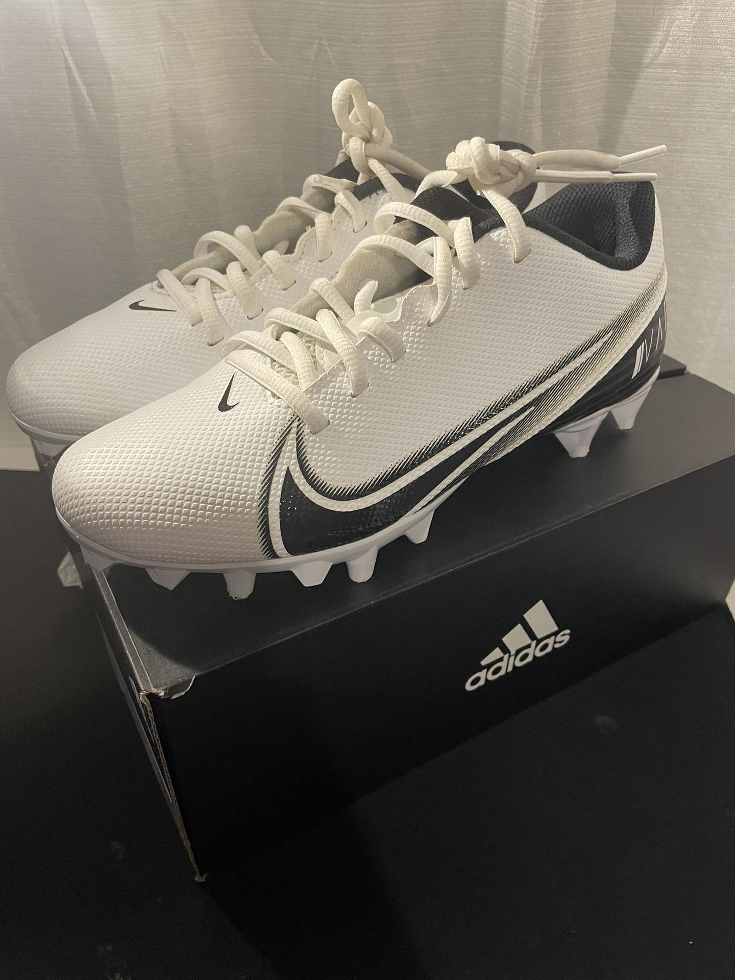 Nike Vapor Edge Varsity Football Cleats White Black Size 5Y CI4758-100